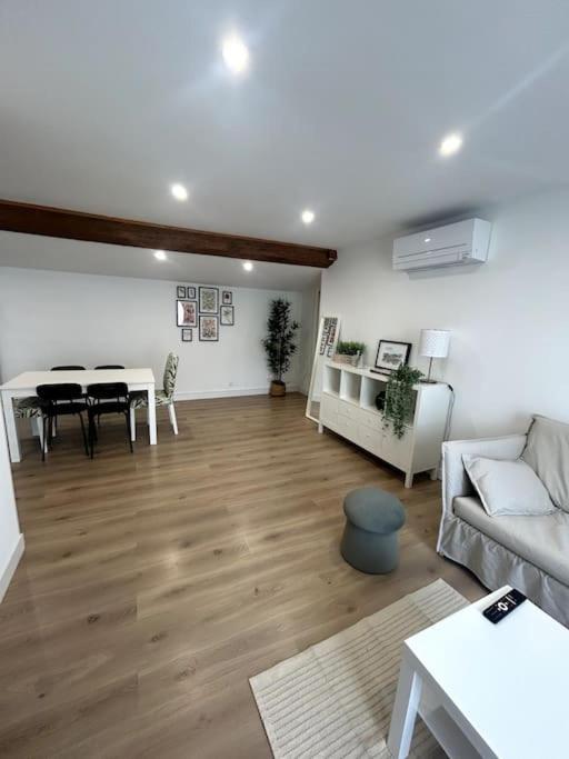 Cocon Chaleureux Au Coeur De Mirepoix Apartment เมียร์พัวซ์ ภายนอก รูปภาพ